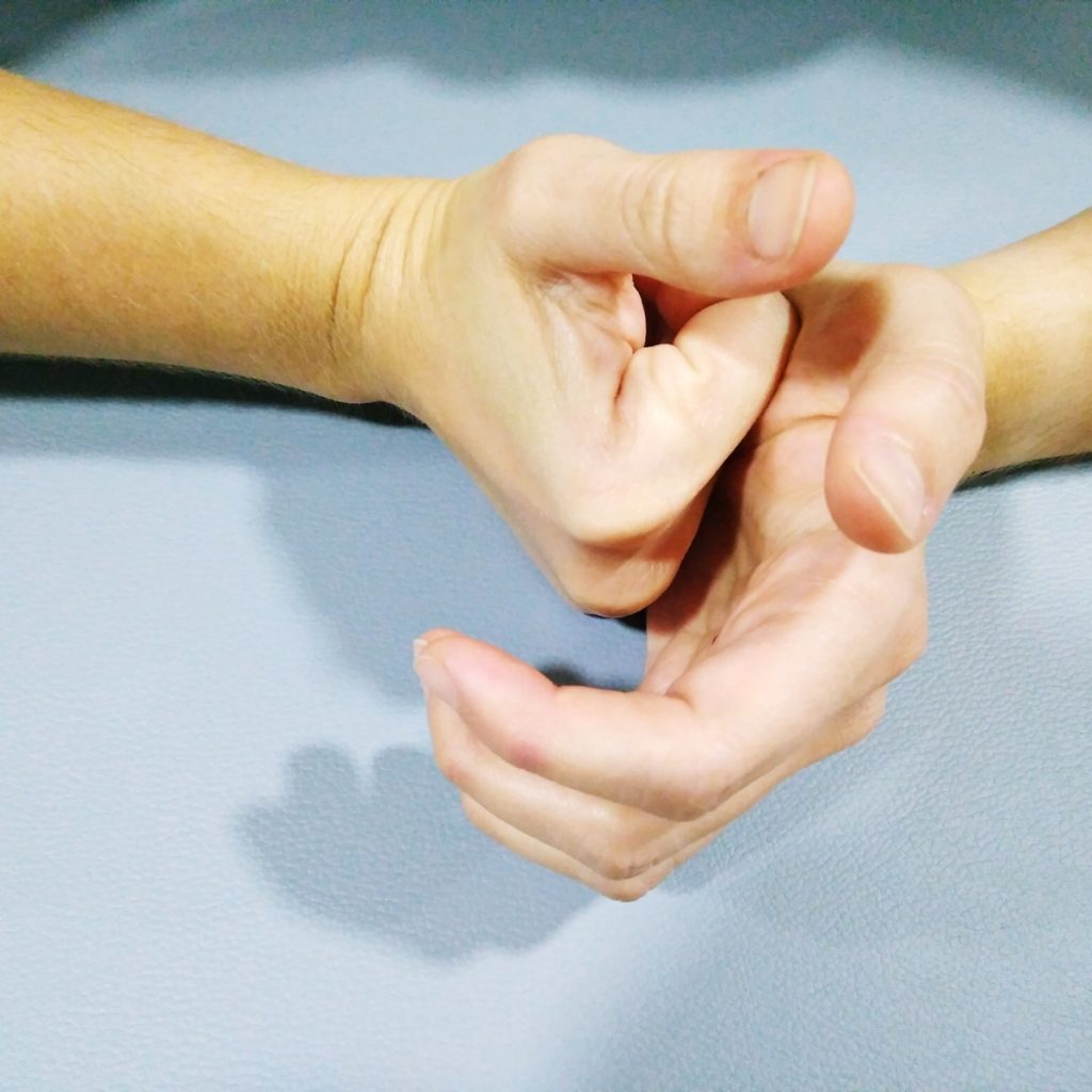 por qué crujen las articulaciones